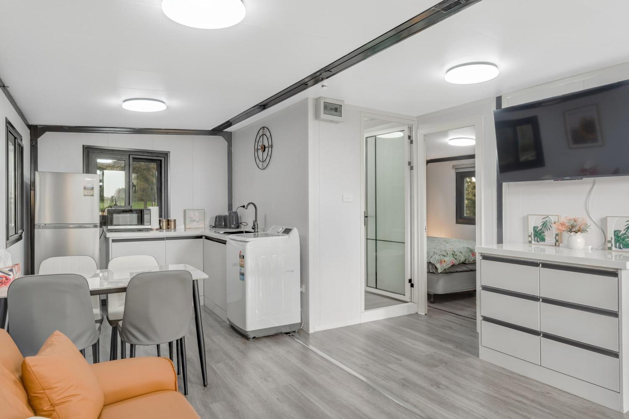 2 Bedrooms Cabin 5 Min To Pukekohe Town Centre Bagian luar foto