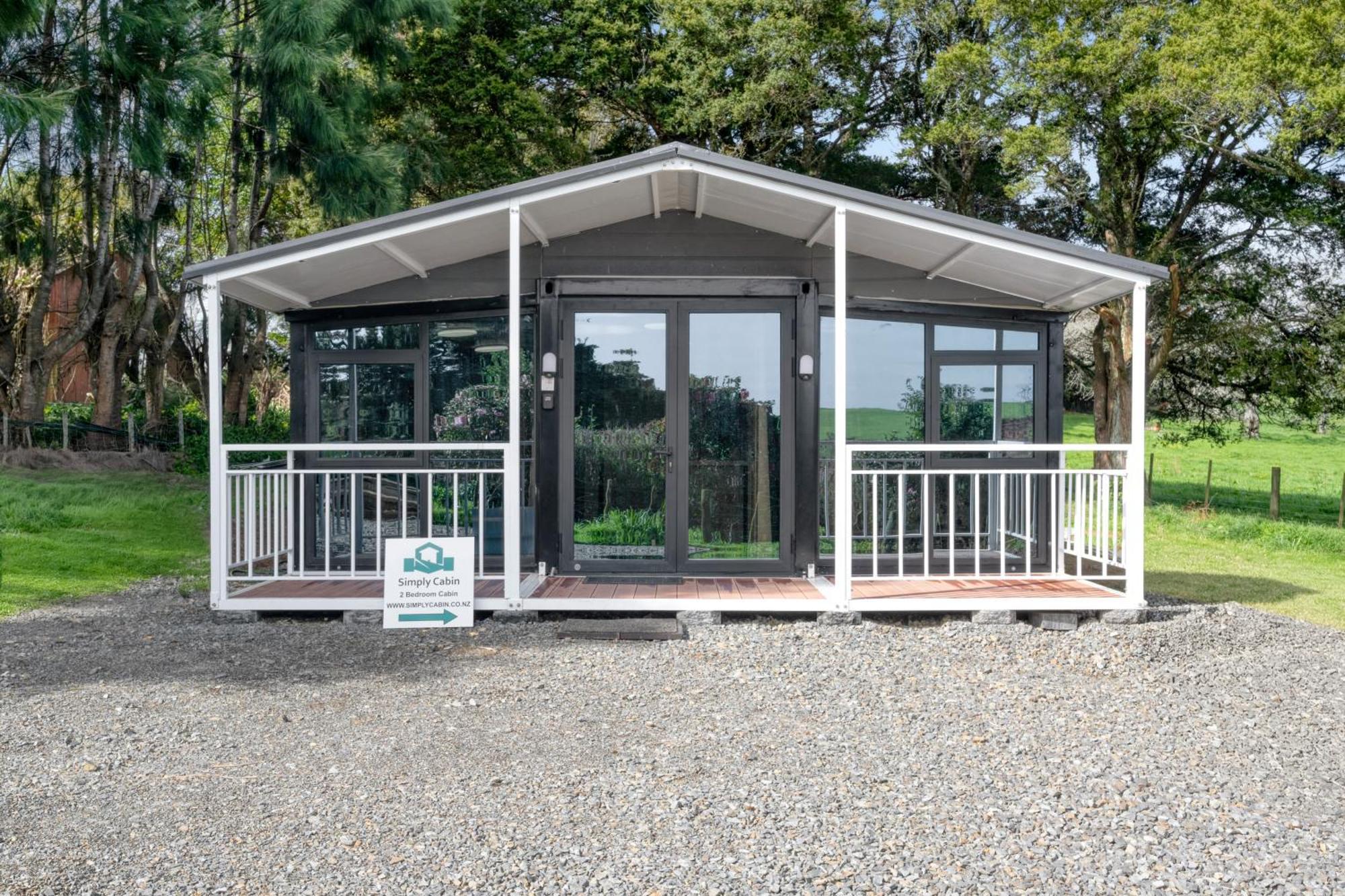 2 Bedrooms Cabin 5 Min To Pukekohe Town Centre Bagian luar foto